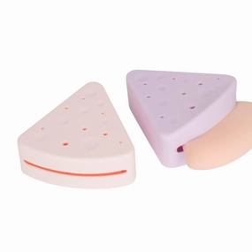 2 Pack Makeup Sponge Powder Puff Holder, Silicone Cheese Beauty Sponge Case with Double-Sided Vent Design, Travel Portable Triangle Puff Carrying Storage Case (Purple, Pink)