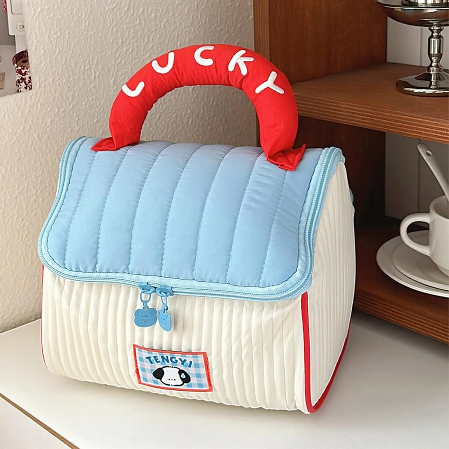 Cartoon Cottage Styles Large Capacity Makeup Bag for Women and Students Cosmetic Bag for Travel and Daily Commute