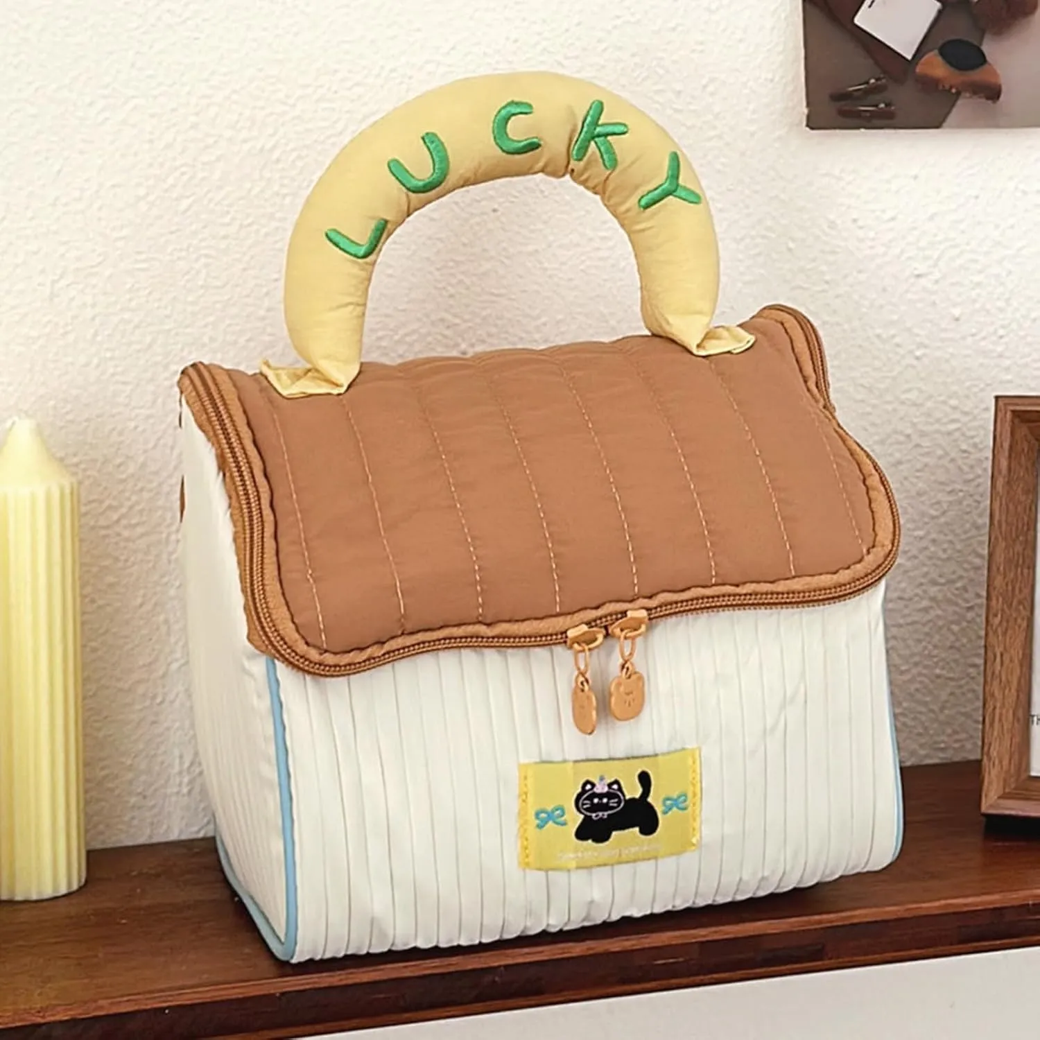 Cartoon Cottage Styles Large Capacity Makeup Bag for Women and Students Cosmetic Bag for Travel and Daily Commute