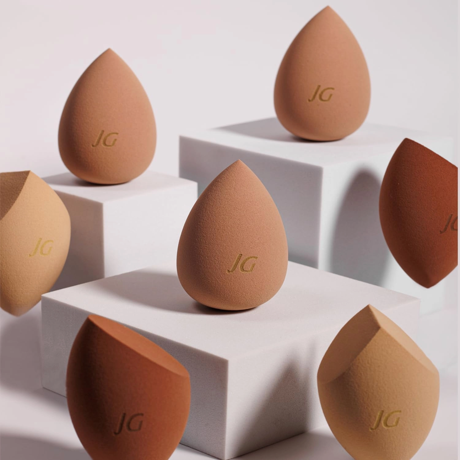 Dab and Blend Makeup Beauty Blender Latex Free Unique Shape Precise Edges Reusable and washable Soft and Bouncy Foam Sponge Multipurpose (Caramel)