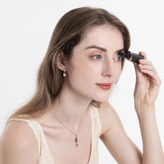 Electric Heated Eyelash Curler - Your Ultimate Beauty Tool for Perfectly Curled Lashes