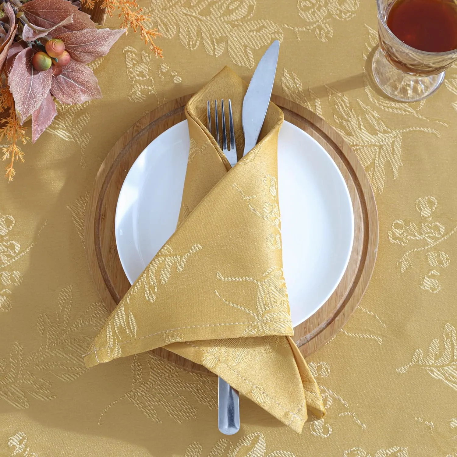 Elrene Home Fashions Elegant Woven Leaves Jacquard Damask Wrinkle Resistant Tablecloth, 70" x 70", Round, Gold