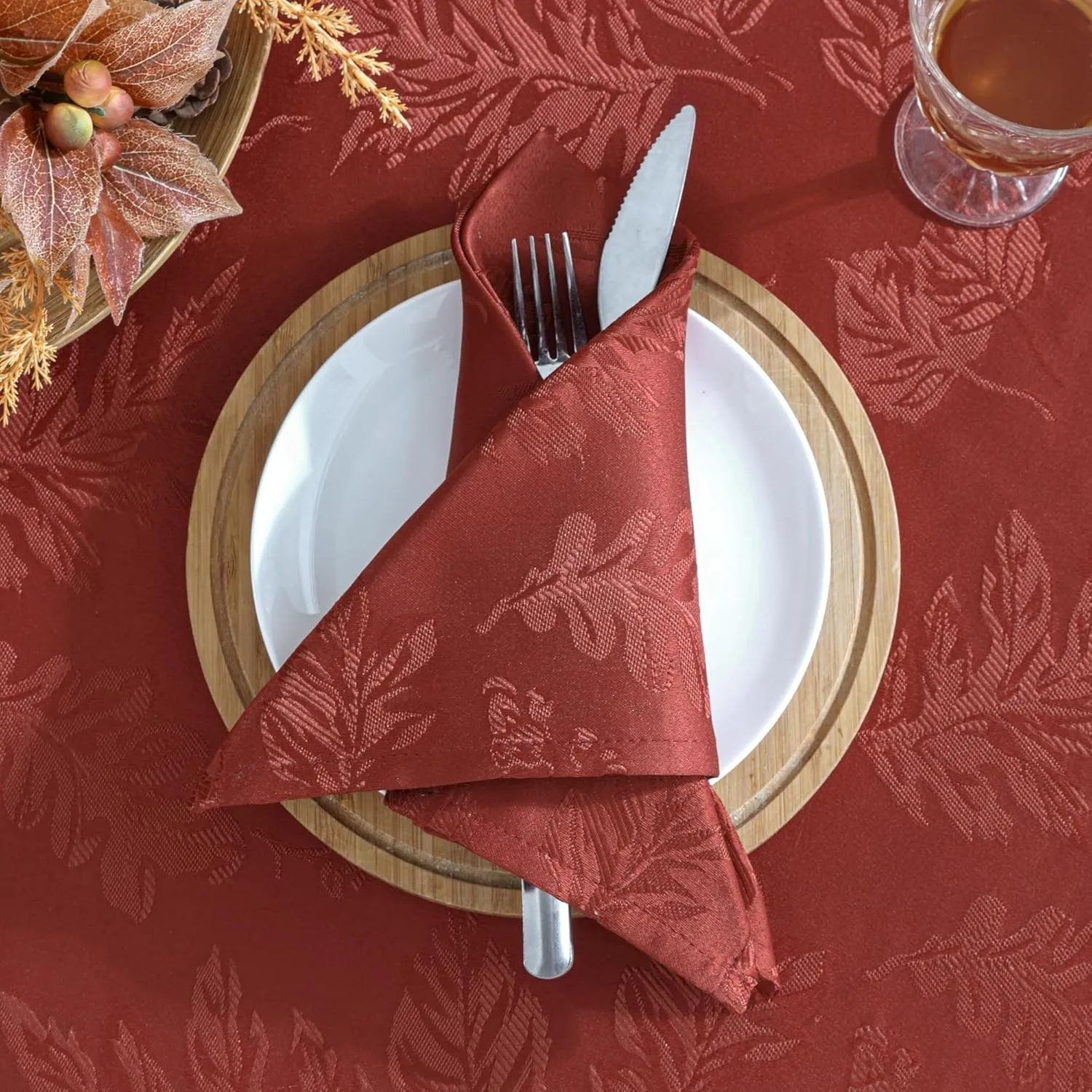 Elrene Home Fashions Elegant Woven Leaves Jacquard Damask Wrinkle Resistant Tablecloth, 70" x 70", Round, Spice Red