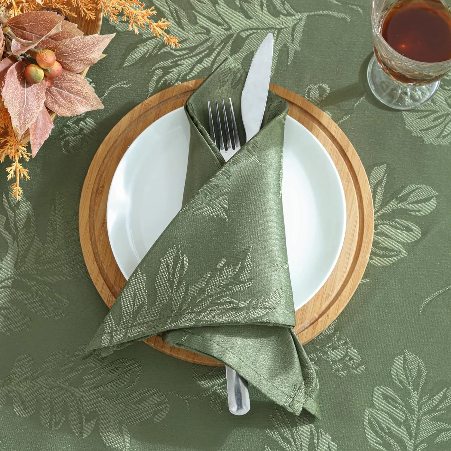 Elrene Home Fashions Elegant Woven Leaves Jacquard Damask Wrinkle Resistant Tablecloth for Fall/Harvest/Thanksgiving, 70" x 70", Round, Olive