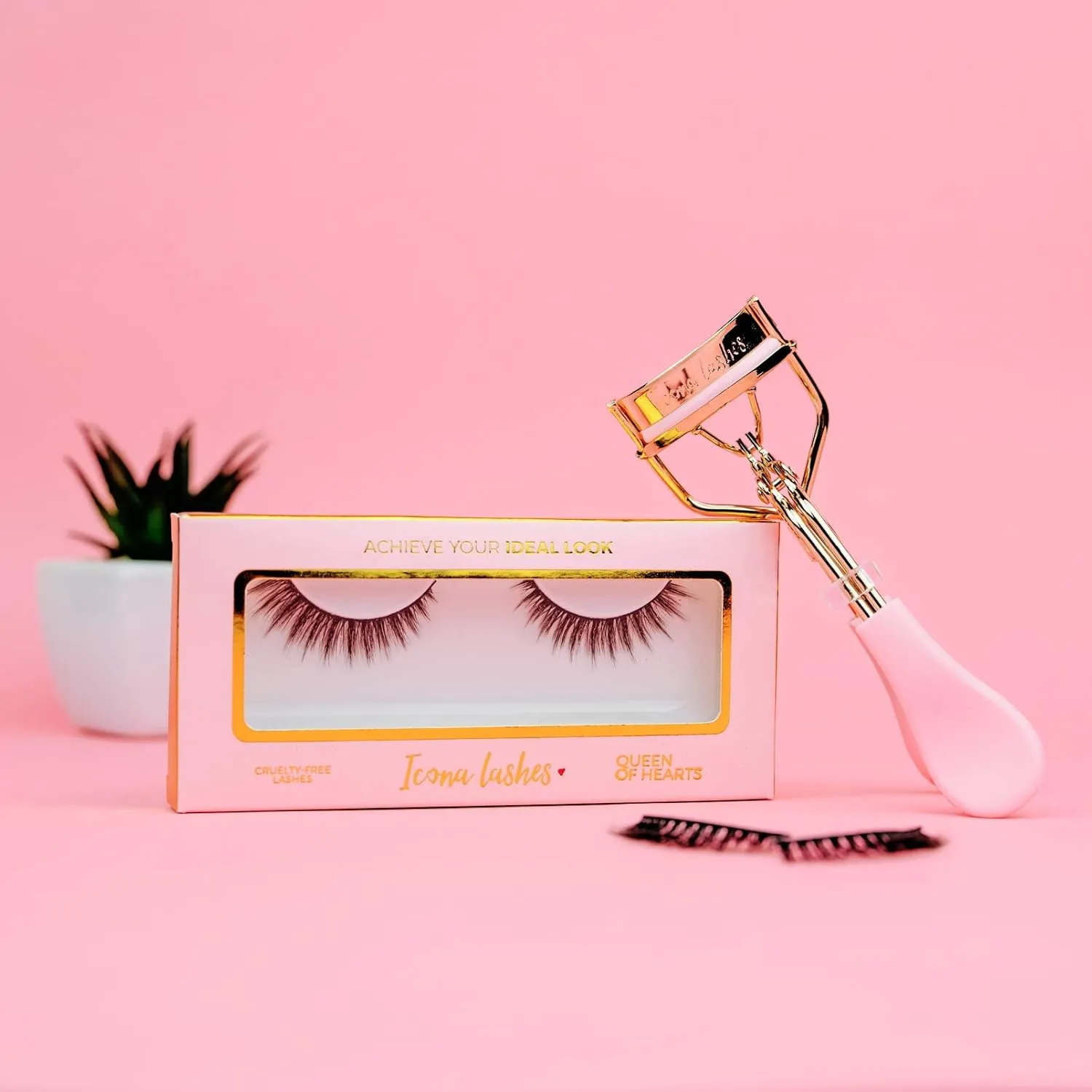 Eyelash Curler - 24K Gold-Plated Stainless Steel Precision Eye Lash Curler for Lush, Luxurious Lashes - Silicone Eyelash Curler Pads, Ergonomic Cushioned Handles - with Replacement Pads