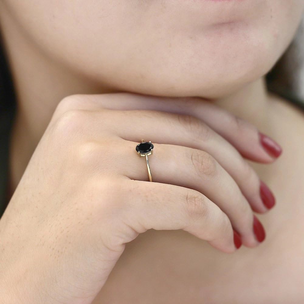 Gem Stone King 10K Yellow Gold Black Sapphire Solitaire Engagement Ring For Women | 1.07 Cttw | Gemstone Birthstone | Oval 7X5MM | Wedding Anniversary Promise Ring For Women