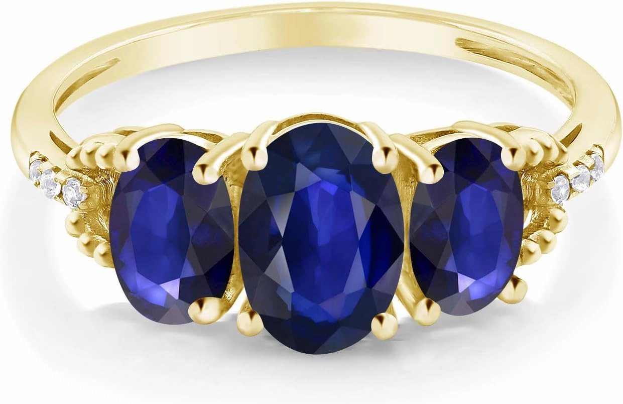 Gem Stone King 10K Yellow Gold Oval Blue Sapphire and Diamond 3-Stone Engagement Ring | 4.23 Cttw | 3 Stone Wedding Anniversary Promise Gold Ring For Women | Available In Size 5, 6, 7, 8, 9