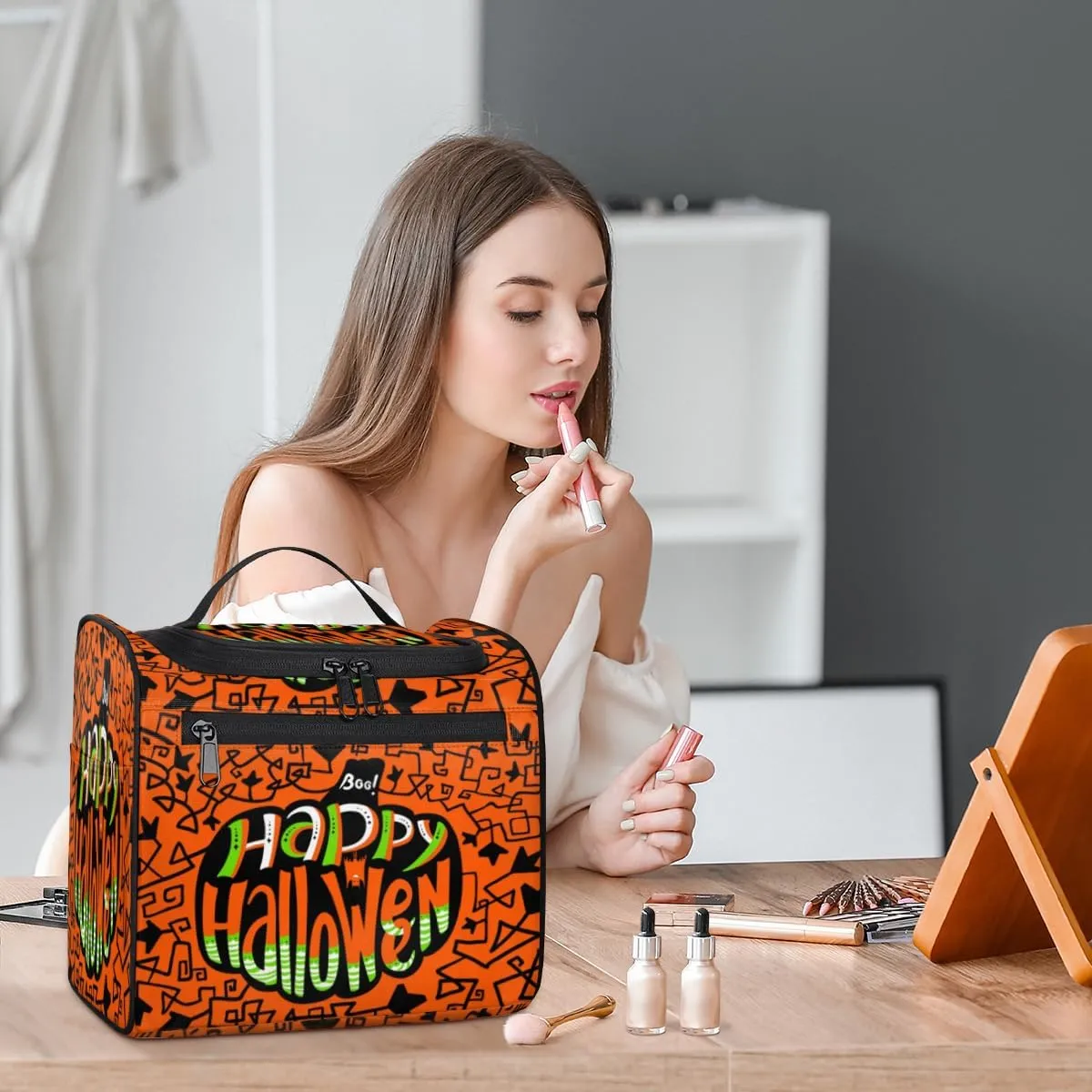 Happy Halloween Topic Hanging Toiletry Bag for Men Women Travel Cosmetic Makeup Organizer Bag Water Resistant Large Portable Wash Case for Accessories, Toiletries, Cosmetics