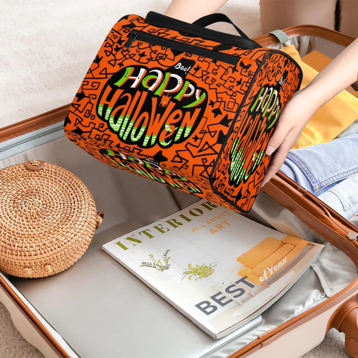 Happy Halloween Topic Hanging Toiletry Bag for Men Women Travel Cosmetic Makeup Organizer Bag Water Resistant Large Portable Wash Case for Accessories, Toiletries, Cosmetics