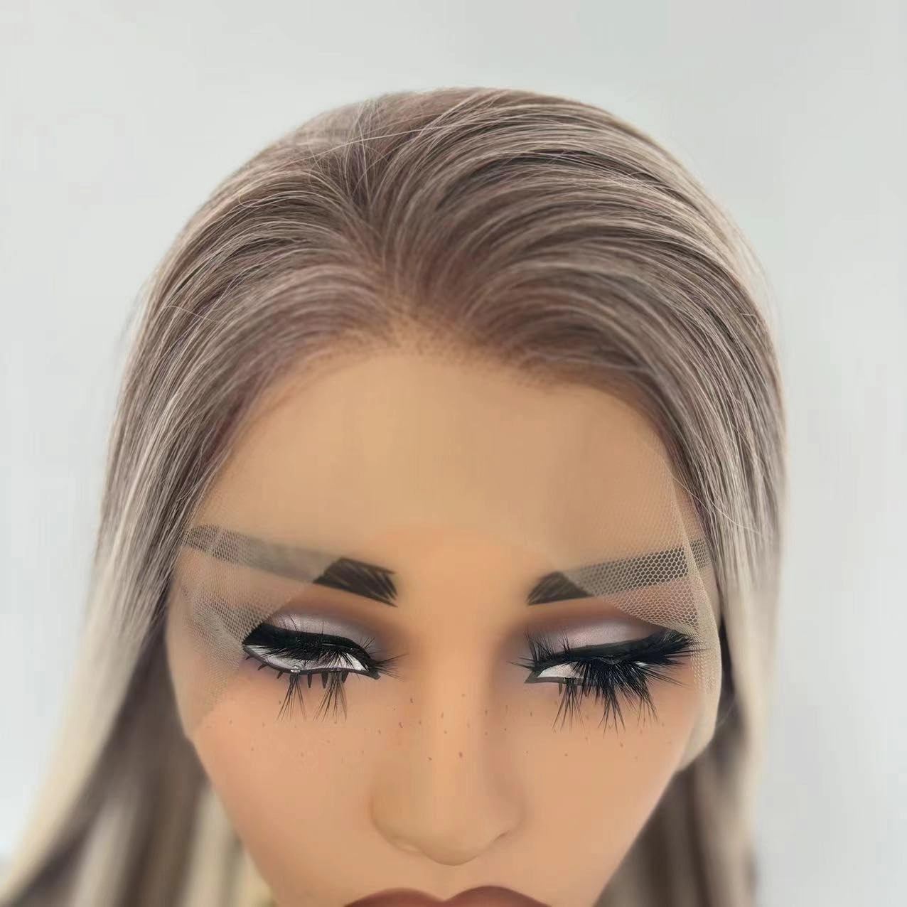 Highlighted Ash Blonde Lace Front Wig 13x4 Lace Long Straight Heated Synthetic Ombre Brown Blonde Lace Front Wig for Women Daily Cosplay 24in