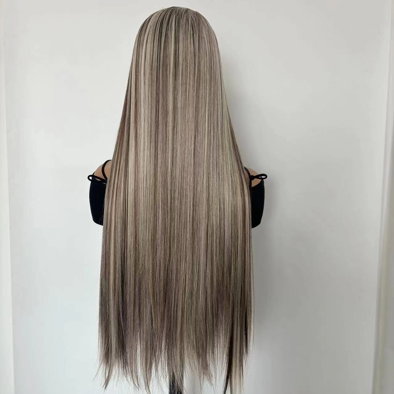 Highlighted Ash Blonde Lace Front Wig 13x4 Lace Long Straight Heated Synthetic Ombre Brown Blonde Lace Front Wig for Women Daily Cosplay 24in