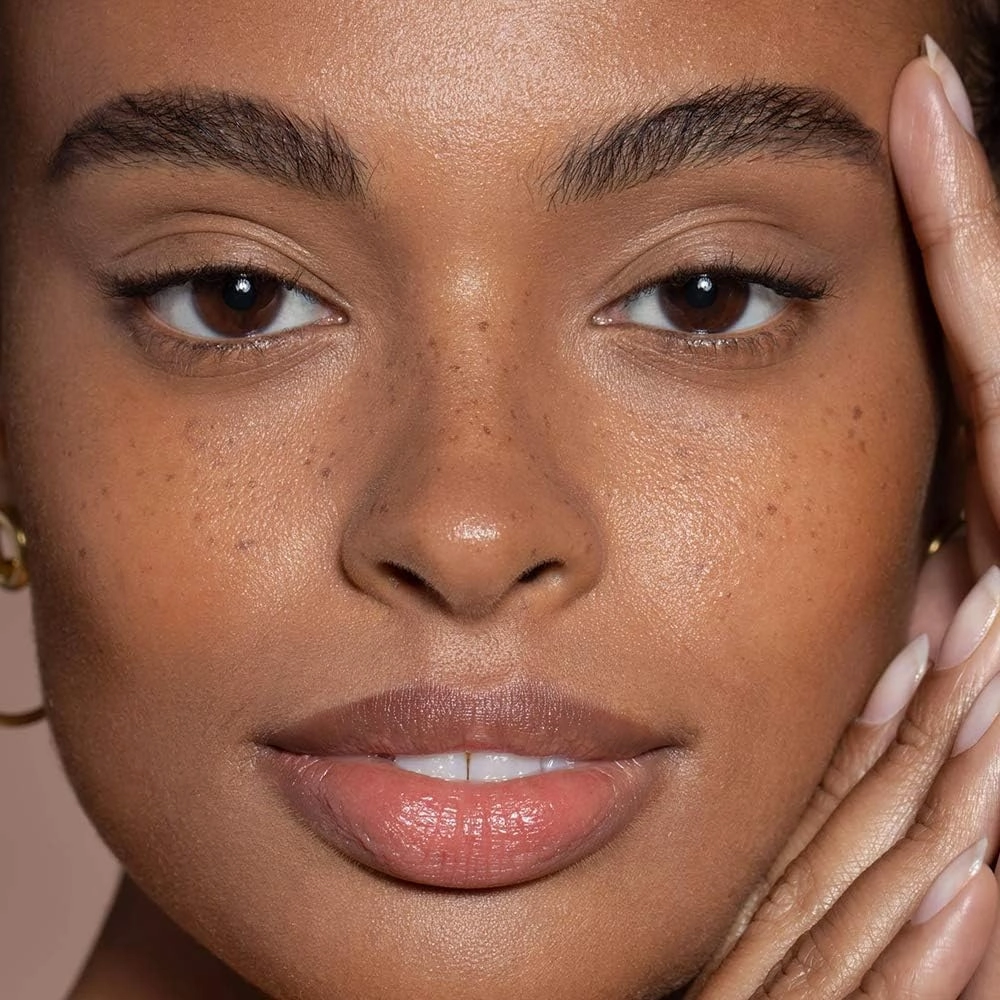 ILIA - Super Serum Skin Tint SPF 40 | Non-Comedogenic, Vegan, Lightweight to Help Against Blue Light,   Pollution while Hydrating, Smoothing,   Refining (Rialto ST13.5, 1 fl oz | 30 ml)
