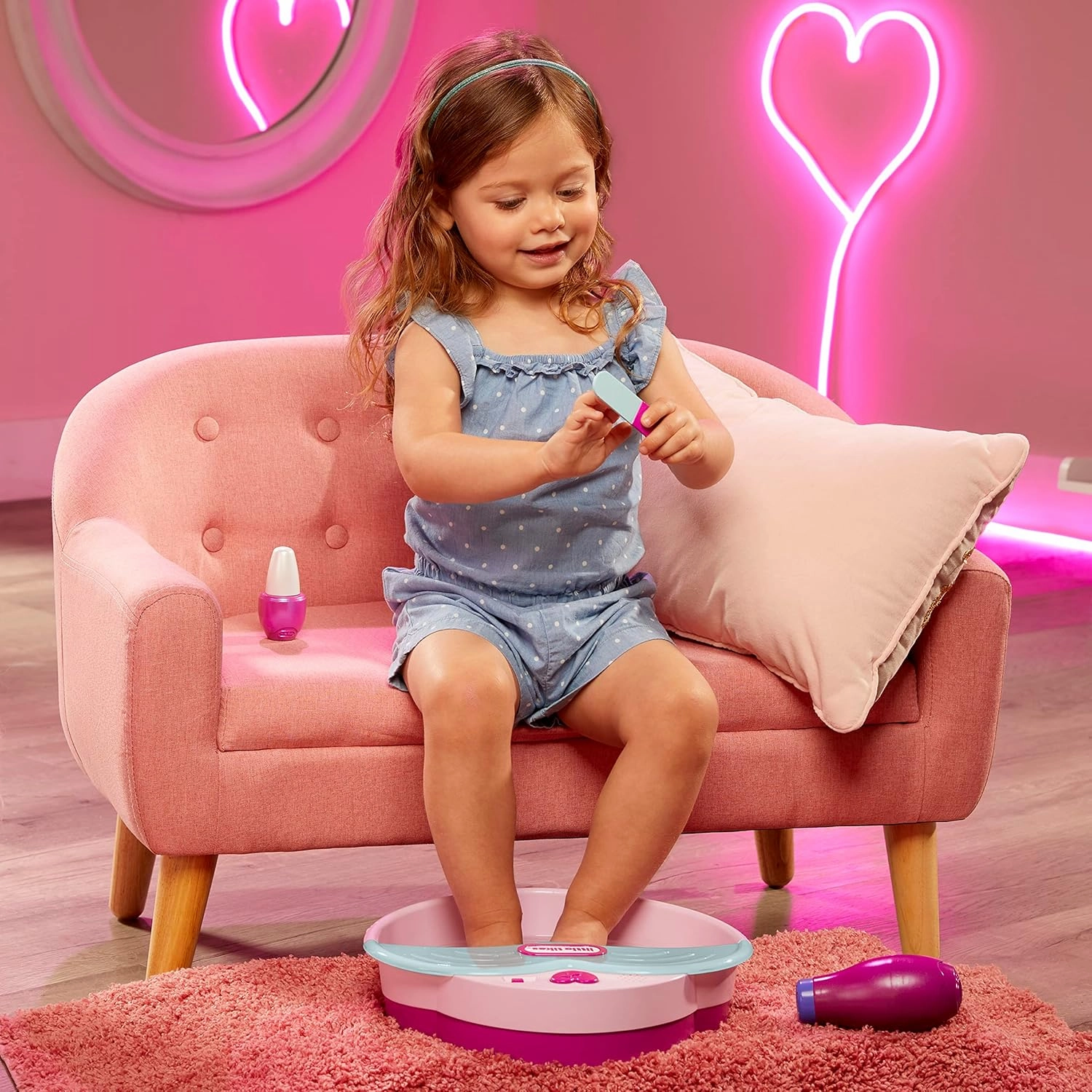 Little Tikes Play & Pamper Spa Set with 17 Accessories, Pretend Play Beauty Set, for Toddlers Kids Ages 2  Years