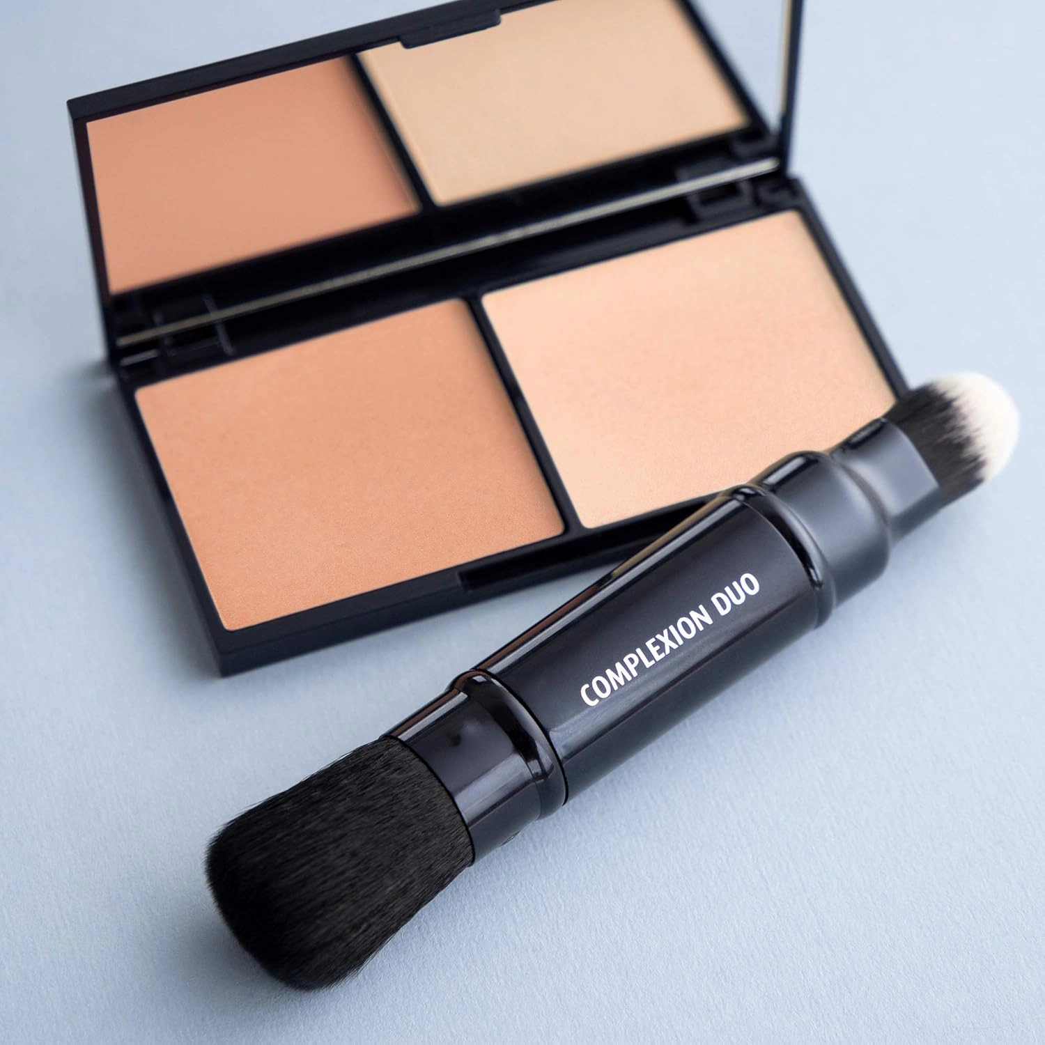 Lune Aster Complexion Duo Brush - Multi-tasking, dual-ended vegan complexion brush