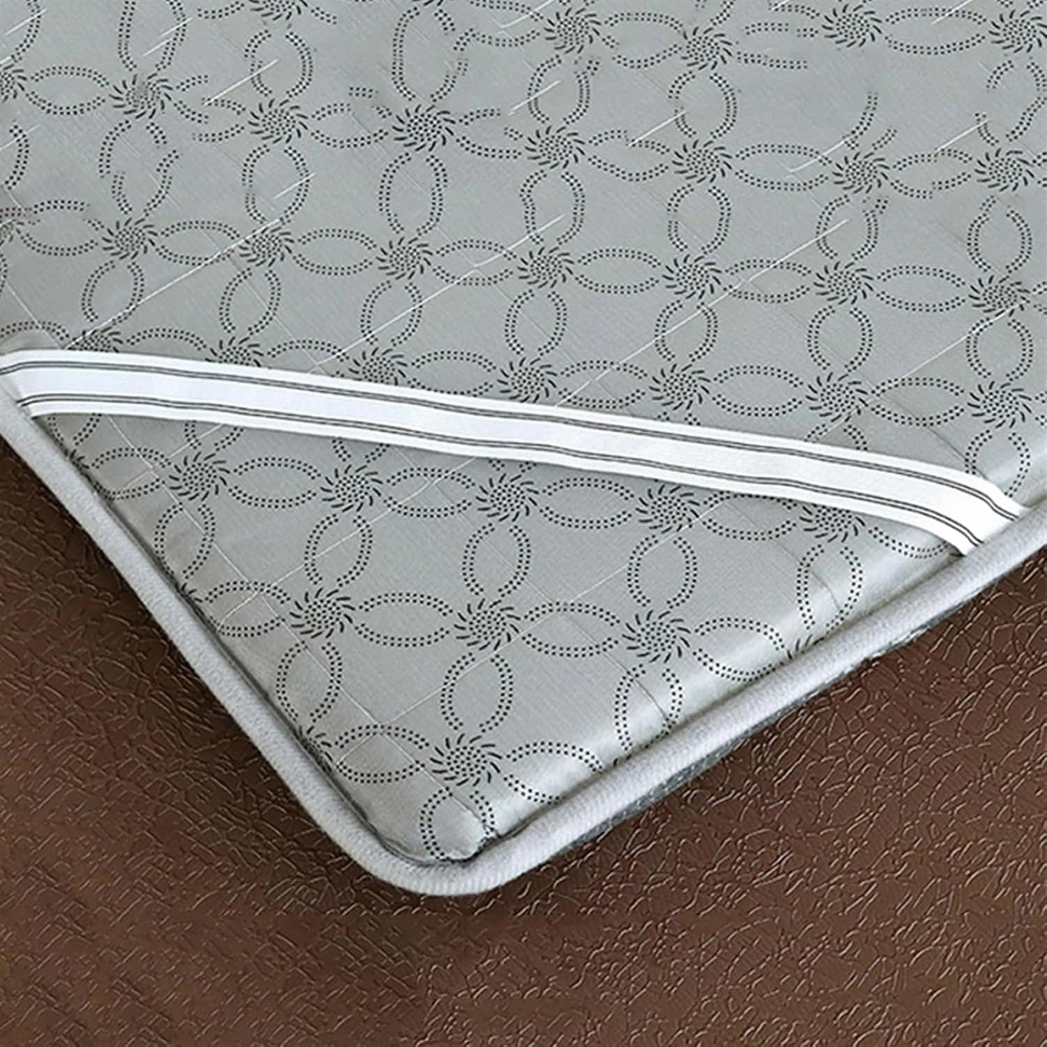 Massage Table Topper,High Density Foam Lash Bed Cushion with Breathe Hole,Non-Slip Square/Round/Trapezoidal Topper for Beauty Salon Tattoo Spa Bed(5cm/2.0in,R 70x180cm)