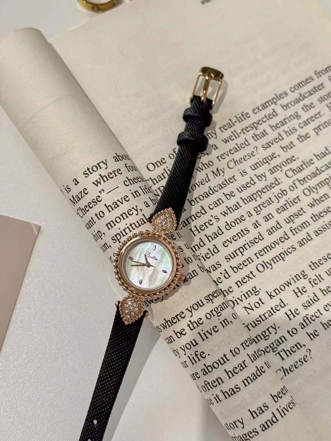 MASTOP Vintage Dainty Watch for Women – Elegant Round Dial with Diamond Accents, Gold-Tone Bezel, Black Leather Band – Classic Analog Quartz Wristwatch