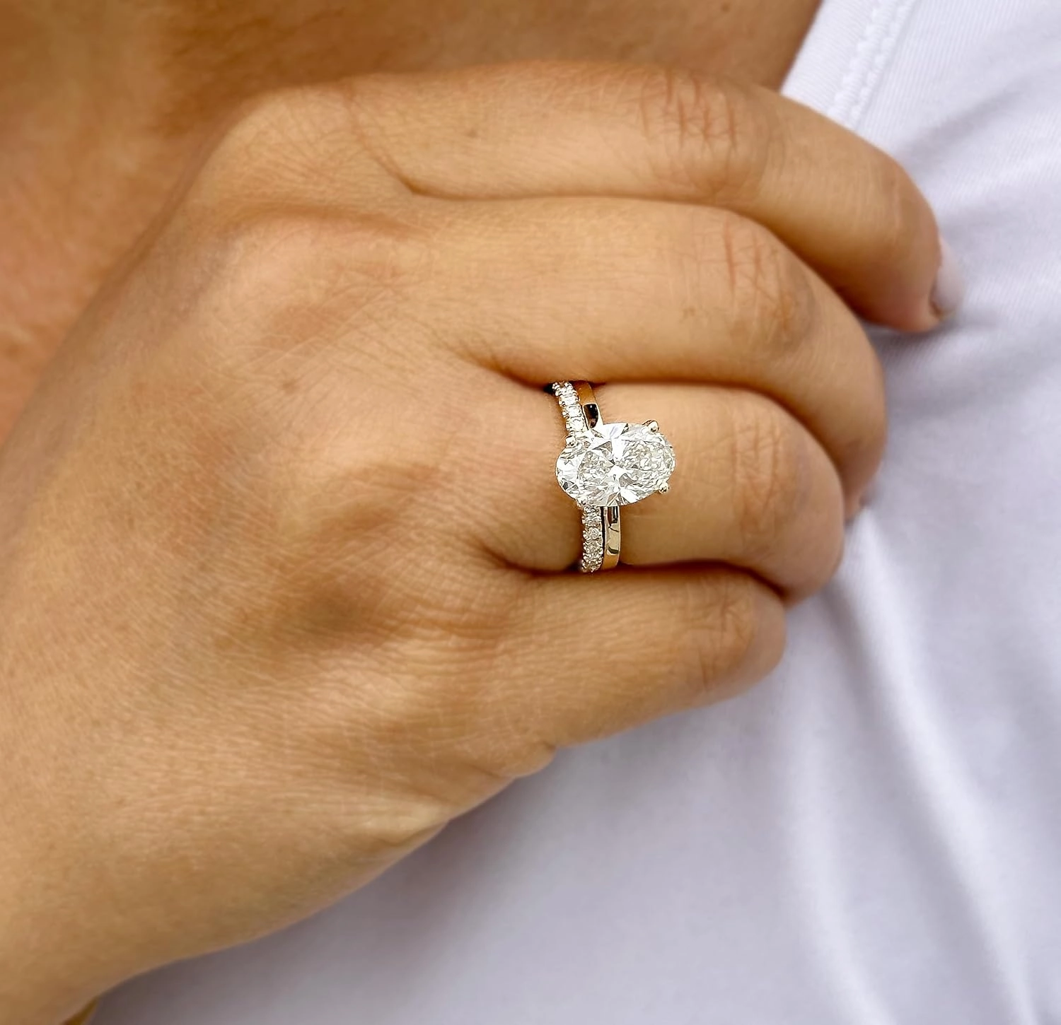 Oval cut Moissanite And Round Cut Sides Engagement Ring And Matching Band 14k Solid Yellow Gold Bridal Ring Solitaire Wedding Ring 3.30ctw (14K Yellow Gold, 4.0)