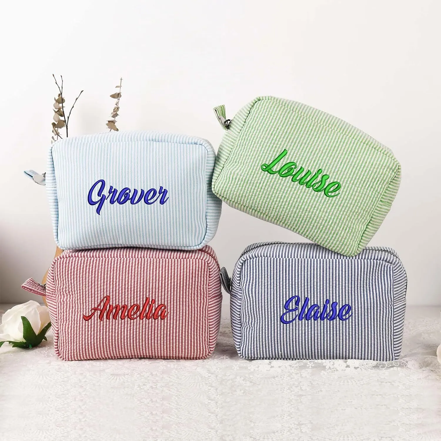 Personalized Seersucker Makeup Bag for Women Custom Monogrammed Cosmetic Bag with Names Large Capacity Women Travel Toiletry Case for Travel Wedding Bridesmaid Graduation Gifts