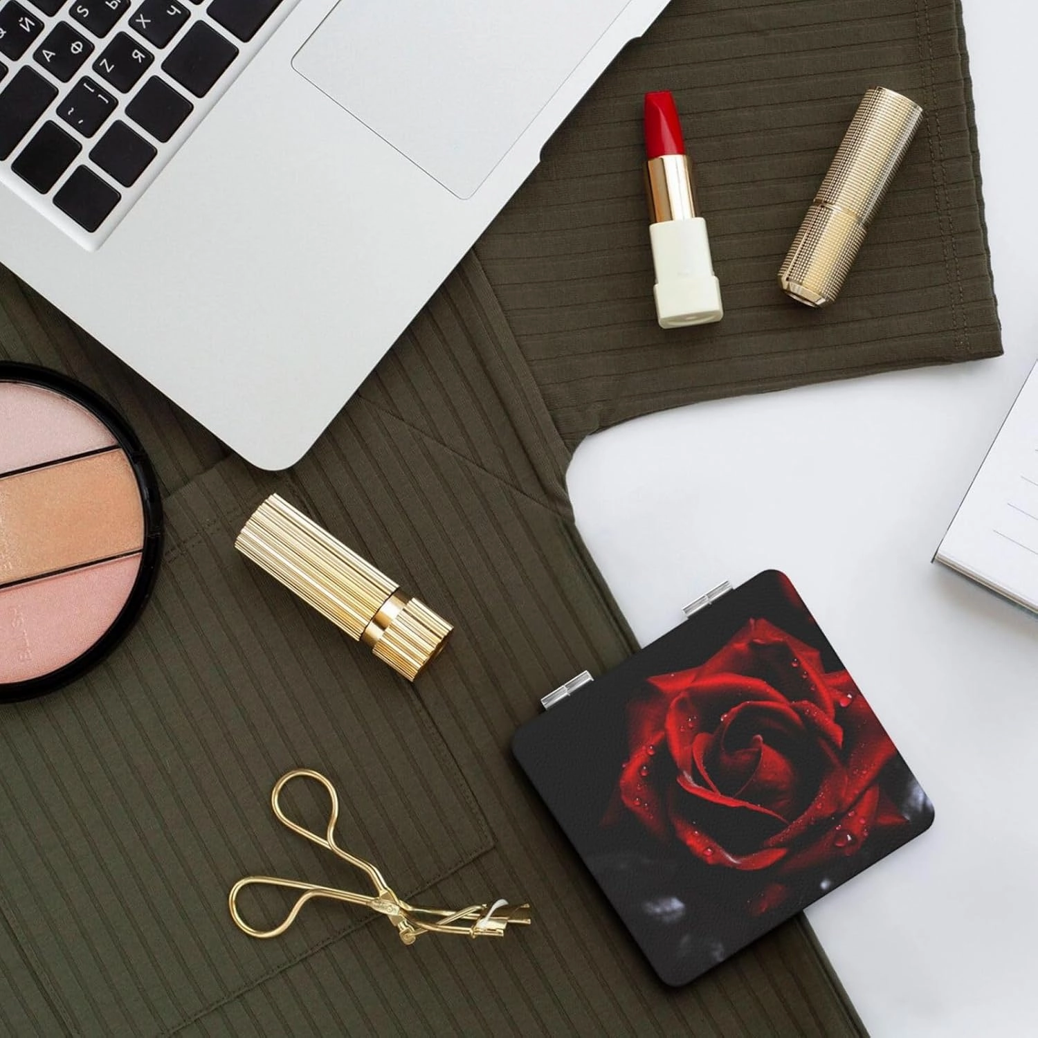 Red Rose Printed Square Pocket Makeup Mirror with 1X/2X Magnification, Portable Mini Travel Makeup Mirror for Travel Daily Work Beauty