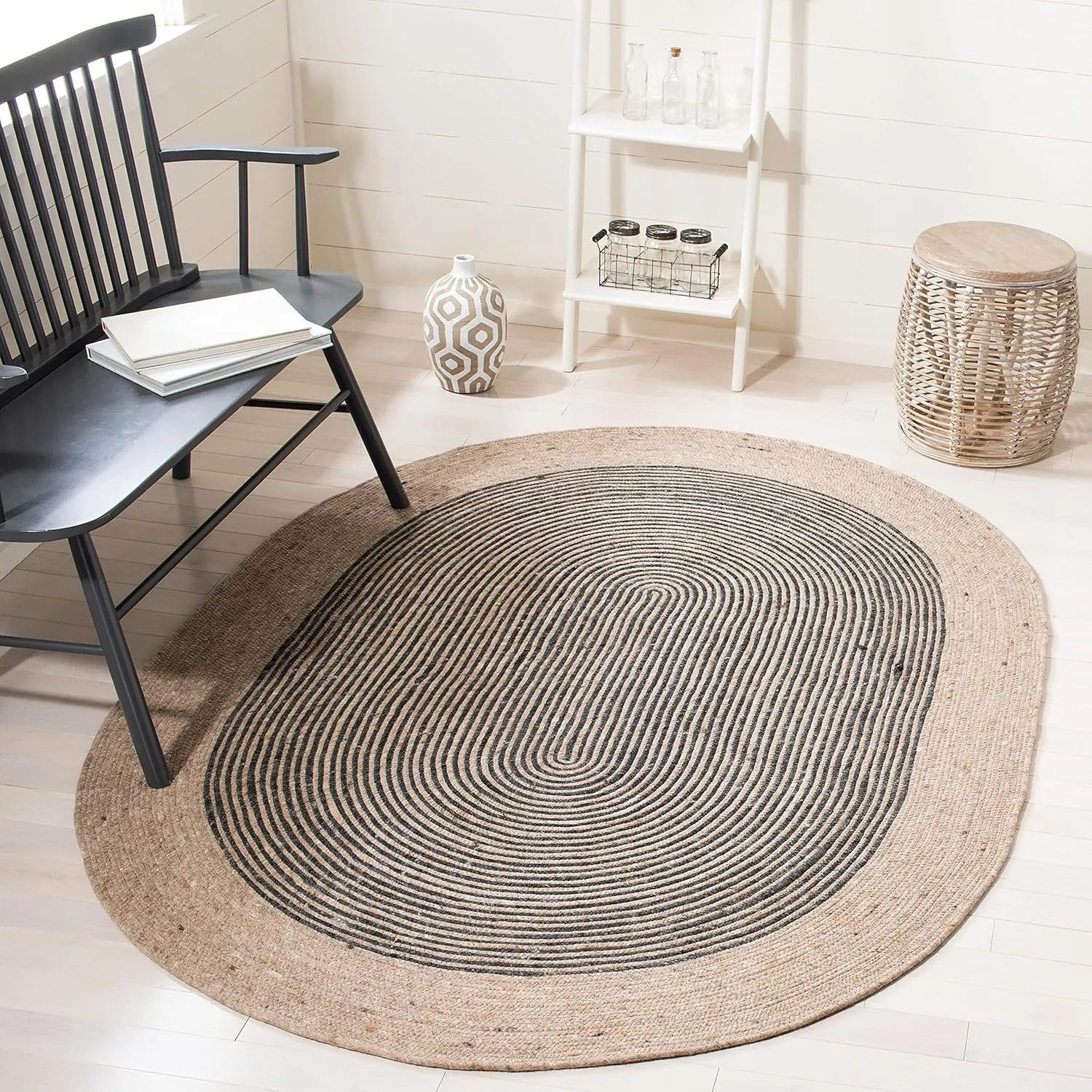 SAFAVIEH Braided Collection 6' x 9' Oval Beige/Black BRD904B Handmade Country Cottage Reversible Wool Entryway Foyer Living Room Bedroom Kitchen Area Rug