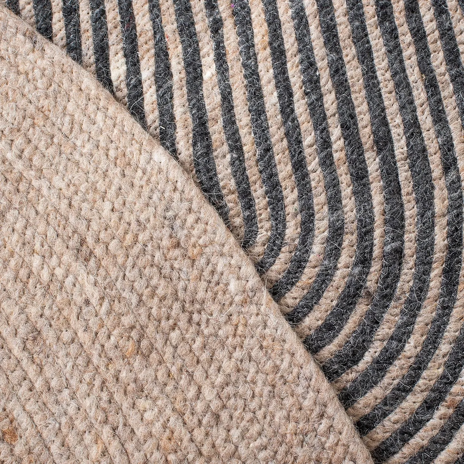 SAFAVIEH Braided Collection 6' x 9' Oval Beige/Black BRD904B Handmade Country Cottage Reversible Wool Entryway Foyer Living Room Bedroom Kitchen Area Rug
