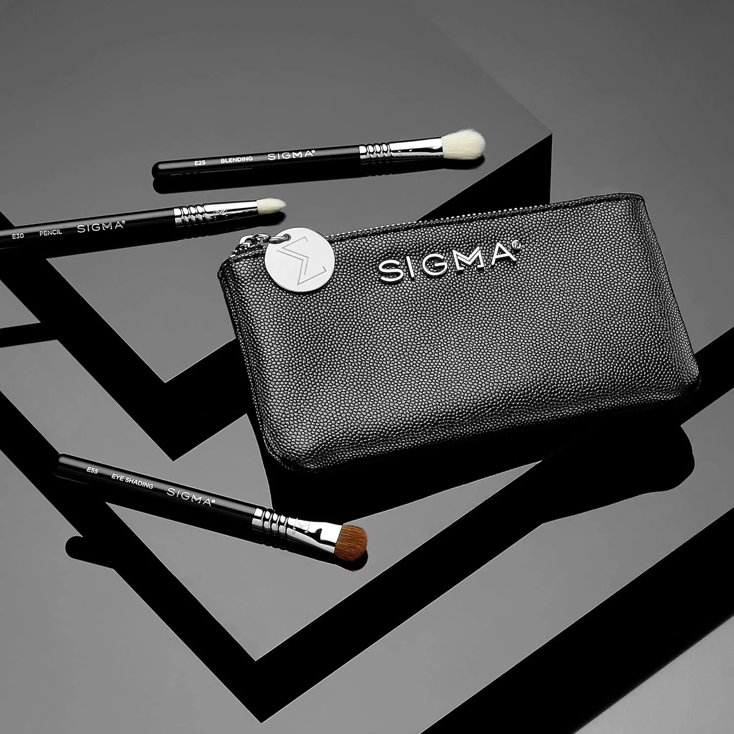 Sigma Beauty Glam ‘N Glow Mini Eye Makeup Brush Set – Set of 3 Eye Makeup Brushes for Blending, Shading, Lining, and Smudging, Includes Stylish Black Small Makeup Bag (4 Pcs)