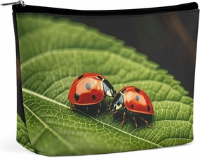 Toiletry Bag for Women Leaves And Ladybug Cosmetic Bag Portable Capacity Travel Makeup Bags with Zipper Lightweight Cute Beauty Makeup Organizer for Traveling, Accessories, Essentials