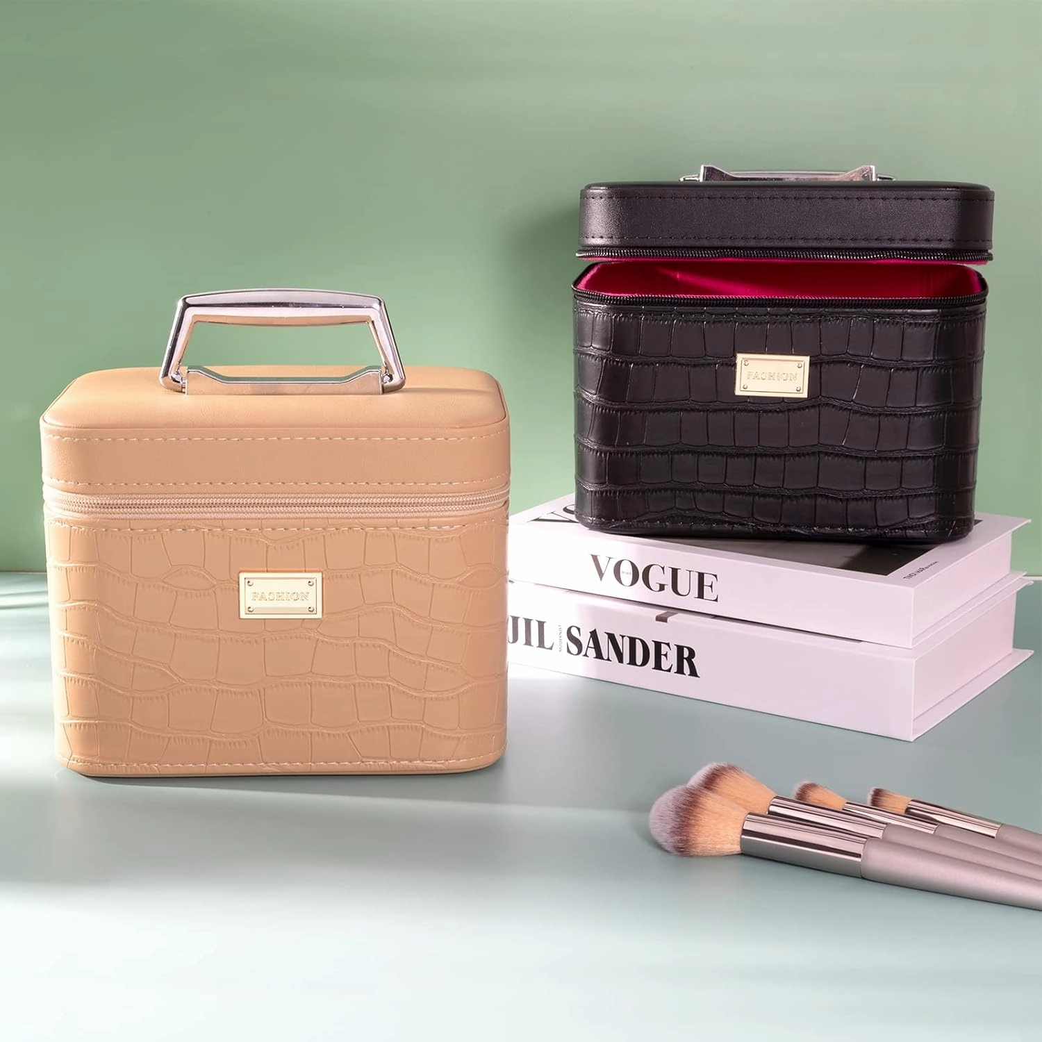 Train case makeup box, Big begie makeup box organizer, Large capacity cosmetic box organizer,Professional train case make up box for women adults.