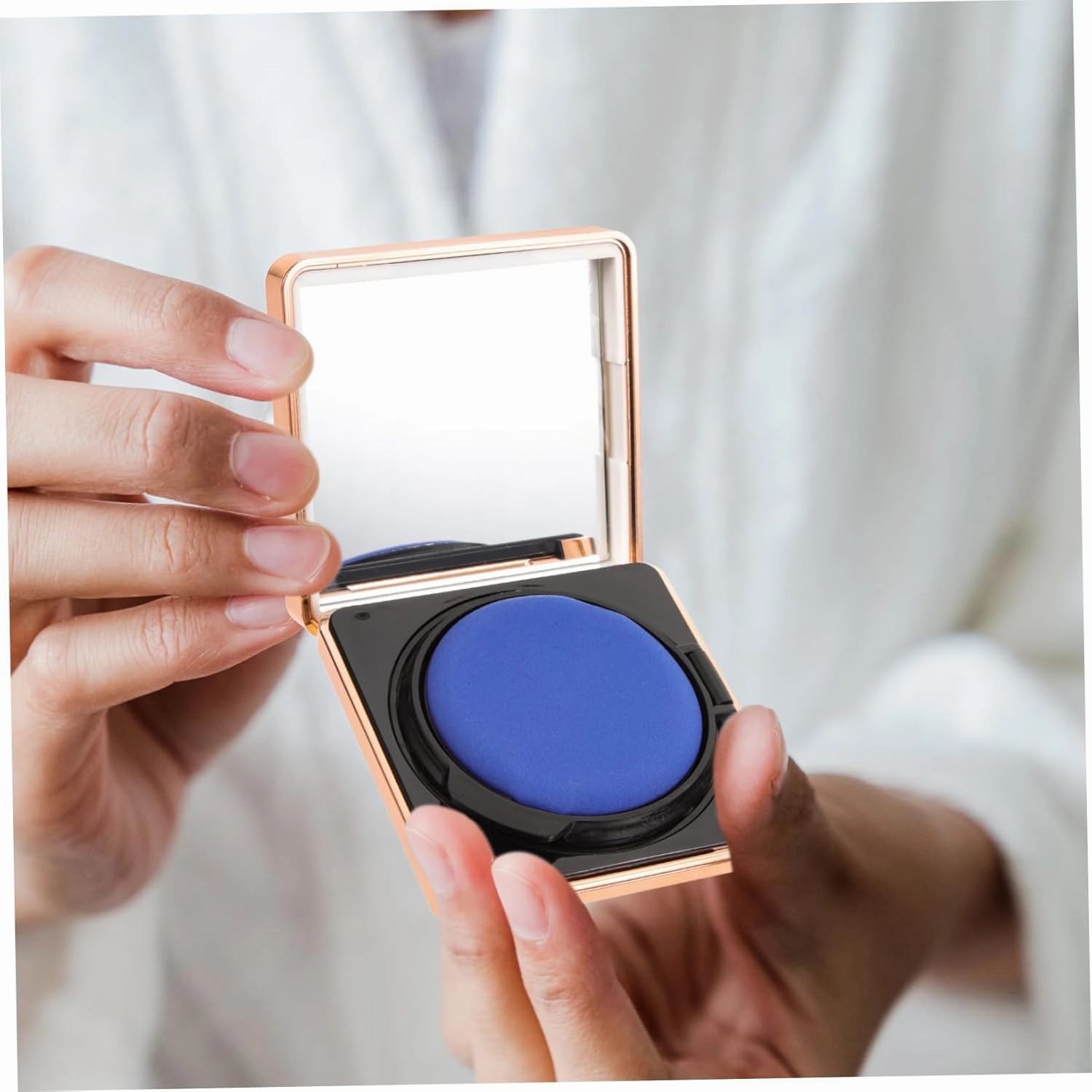 White Plastic Case, 1 Rectangular Empty Cushion Foundation Container with Puff and Mirror, Portable Makeup Travel Container for DIY BB Cream, Loose Powder, Cosmetic Cream